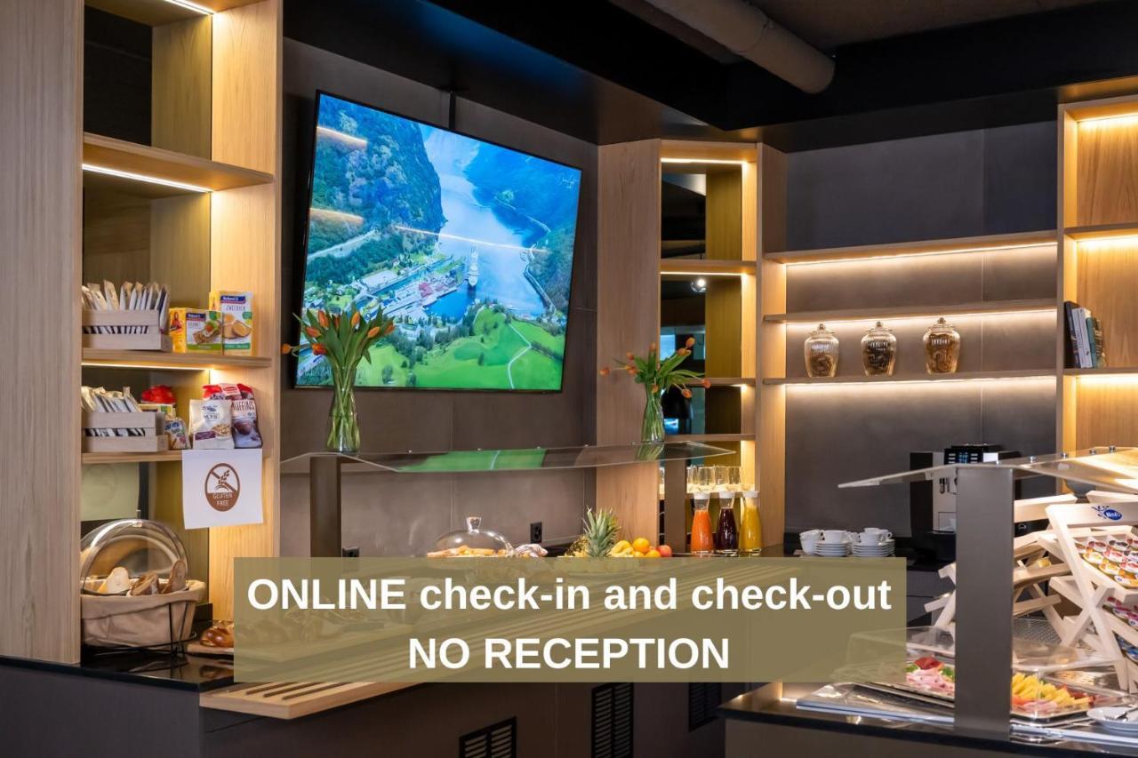 6532 Smart Hotel - Self Check-In Arbedo-Castione Екстер'єр фото